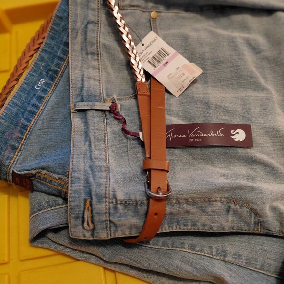 Womens Size 22 Gloria Vanderbilt jeans - Picture 2 of 10